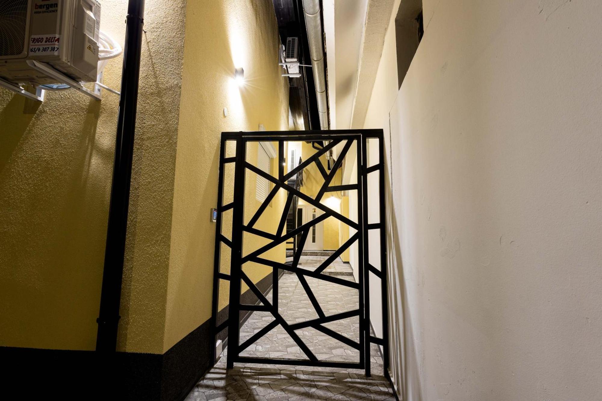 Luna Nera Apartments โนวีซาด ภายนอก รูปภาพ